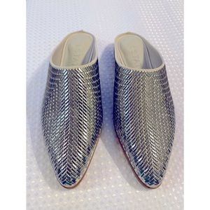 NEW 1.State Baten metallic flat mule size 6M